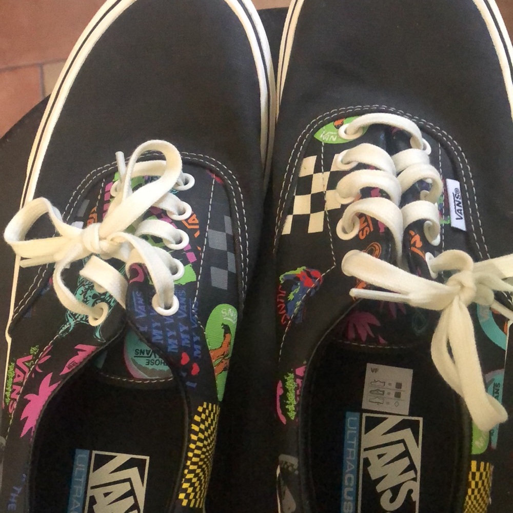 Vans - Picture 7 of 8